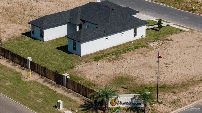 Building Photo - 2804 Magnolia Dr