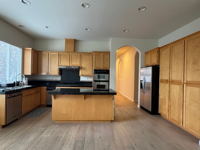 Building Photo - Skyhawk Single Level Beauty