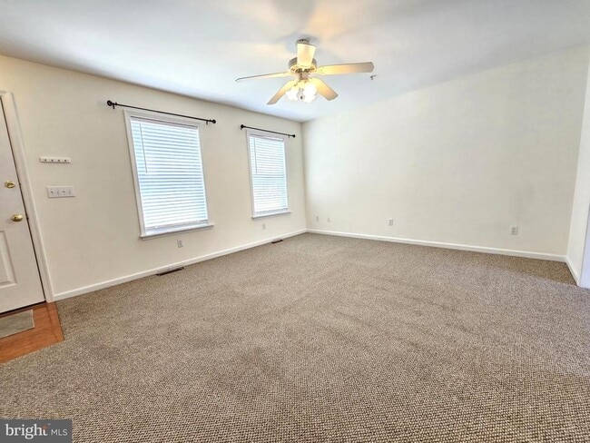 Building Photo - 1014 Zircon Ct