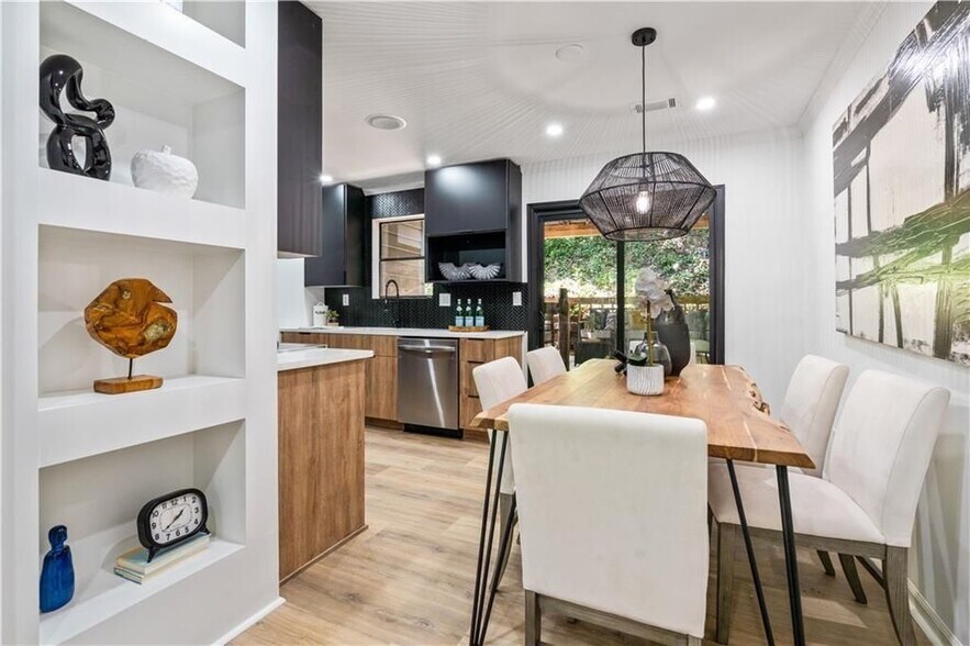 Building Photo - 1249 N Lea Ct SE