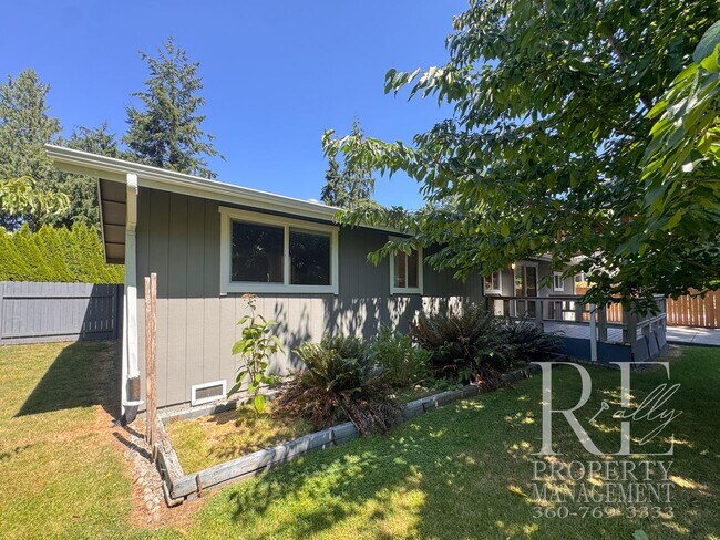 Building Photo - 8240 NE Seawind Ave