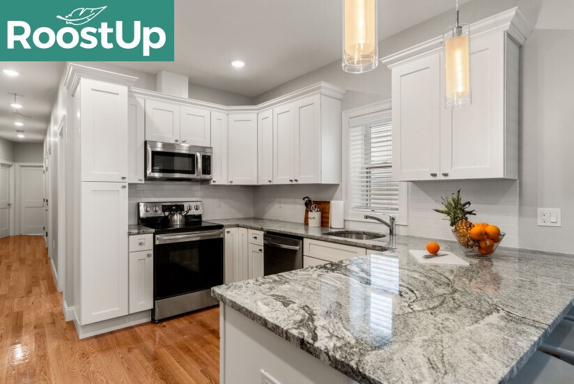 Building Photo - Furnished Bedroom with Private Bath in South Boston