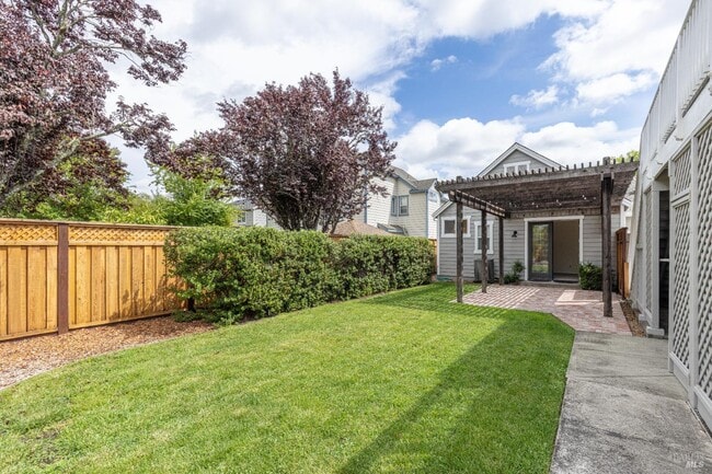 Building Photo - 201 Spur Ridge Ln