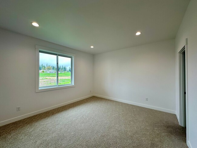 Building Photo - 2075 Bowfin Way