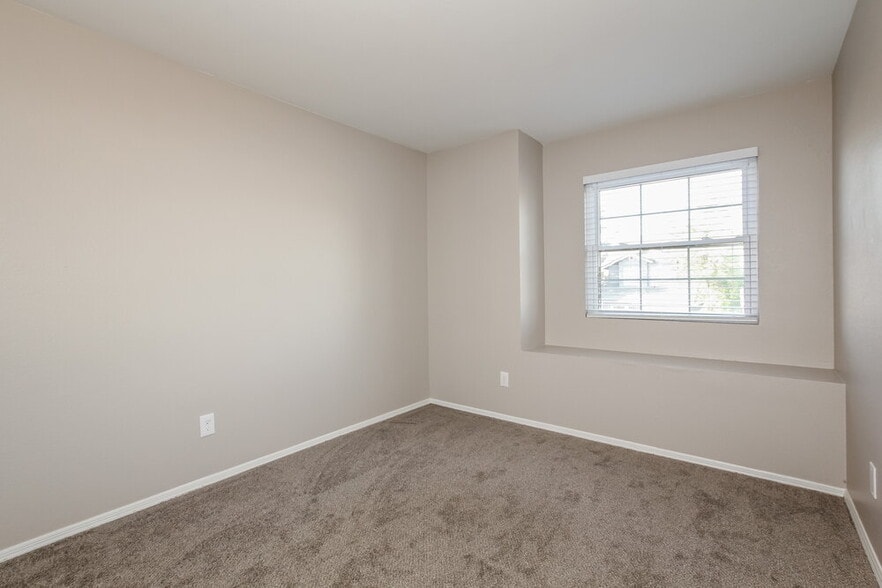 Building Photo - 4331 W Tonto Rd