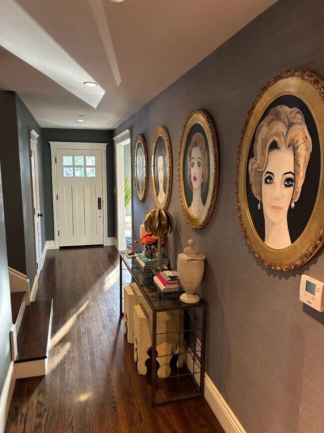 Building Photo - 212 Dwight Rd