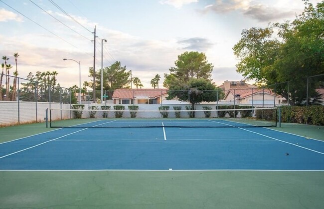 Tennis court - 3168 Sonata Dr