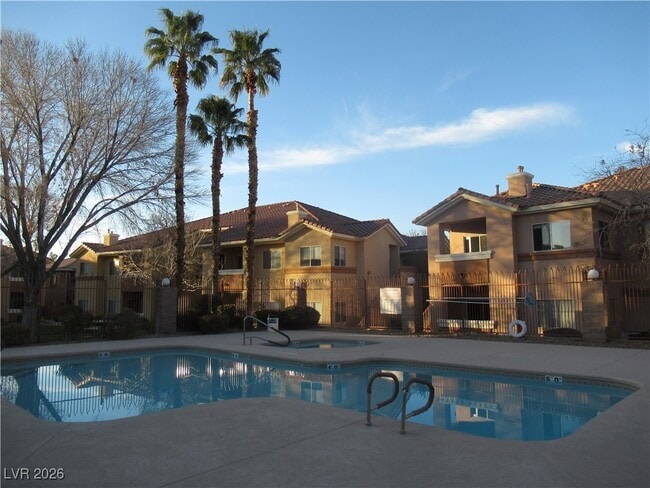 Building Photo - 1050 E Cactus Ave