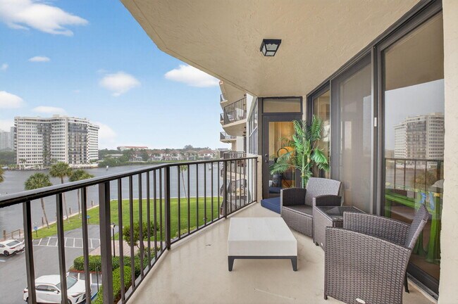 Building Photo - 899 Jeffery St