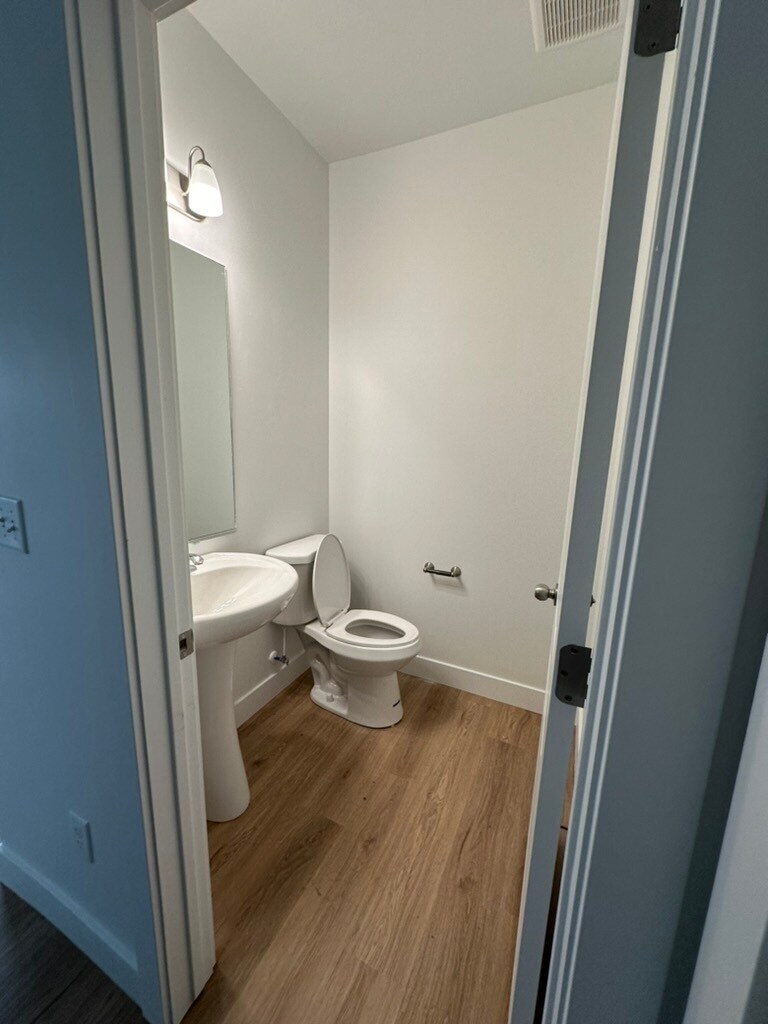 Building Photo - 33 N 460 W