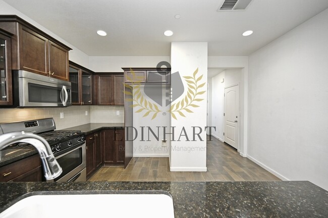 Building Photo - 3238 Lahar Ln