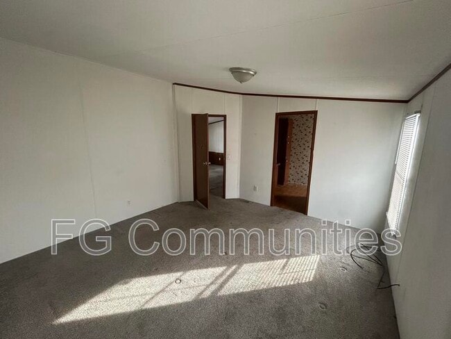 Building Photo - 141 Sunnybrook Ln