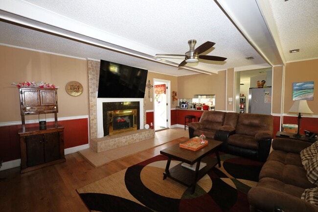 Building Photo - 3874 Camellia Dr