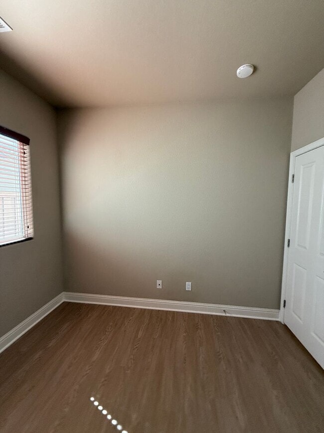 Building Photo - Newer Single Story Home in The Stone Gate ...