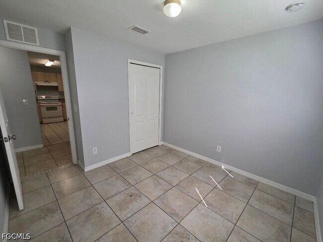Building Photo - 2408 Joe Ave S