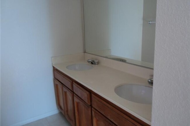 Building Photo - LIVE THE DREAM IN A PRIVATE HOA COMMUNITY ...