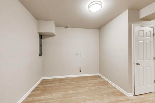 Building Photo - 2366 N Moseley Ct