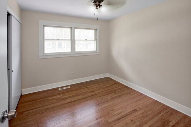 Building Photo - 6415 Londonderry Dr