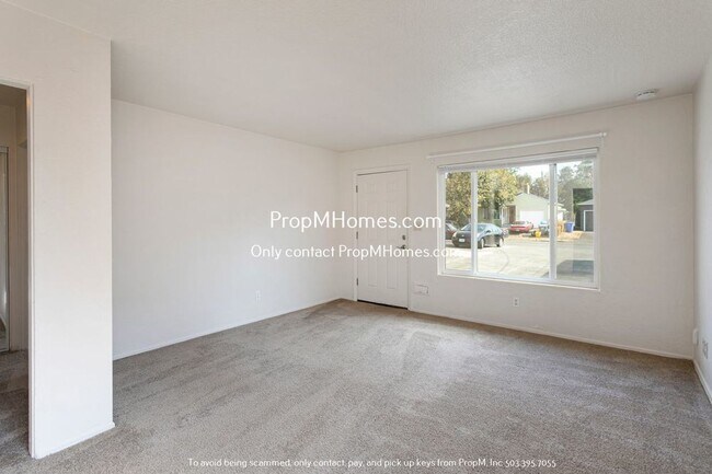 Building Photo - Move-In Special! Sleek 2BR in NE Portland ...