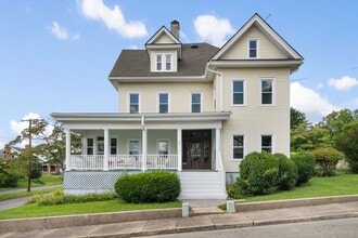Building Photo - 4 to 5 bed / 2 Bath Just remodeled