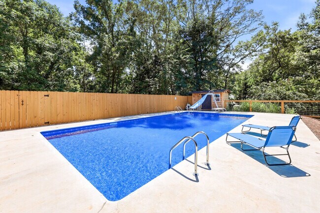Building Photo - 4225 Twin Rivers Dr