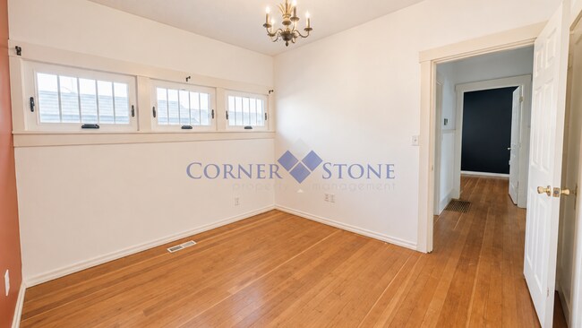 Building Photo - 1624 3rd St S