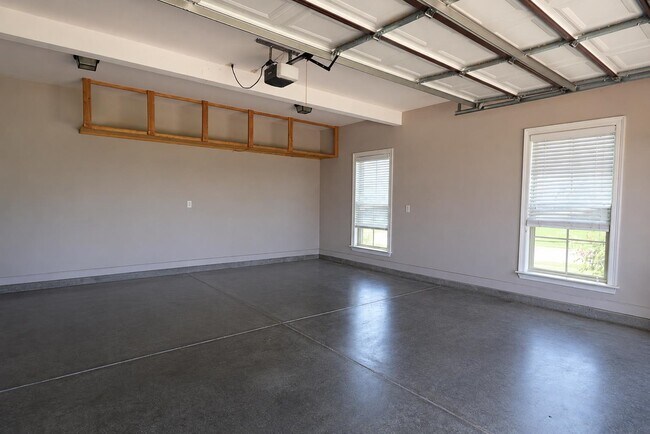 Building Photo - 36 Littleton Way