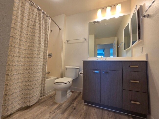 Building Photo - Unfurnished 3/2 Kamalani Condo