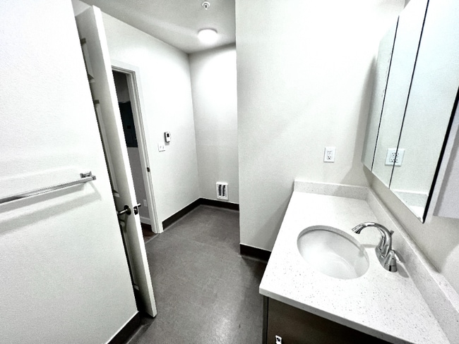 Building Photo - 2330 Yakima Ct