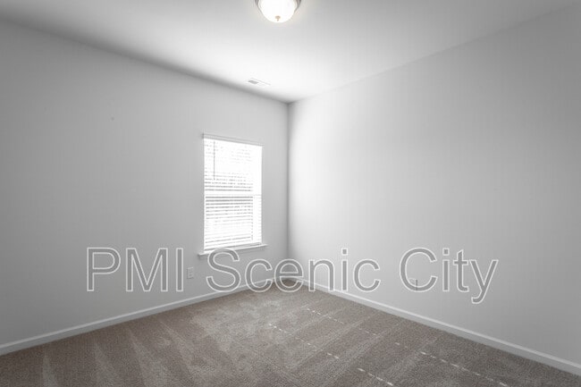 Building Photo - 8836 Meadowvale Ct