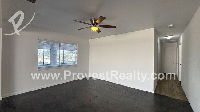 Building Photo - 11889 Jacaranda Ave