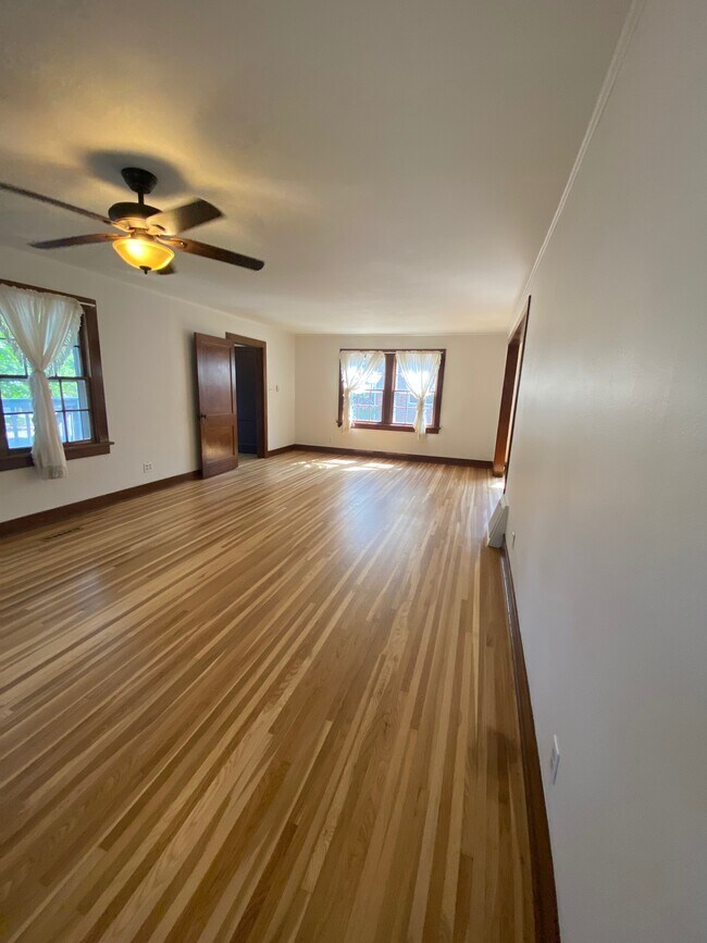 Building Photo - 335 E Elizabeth St