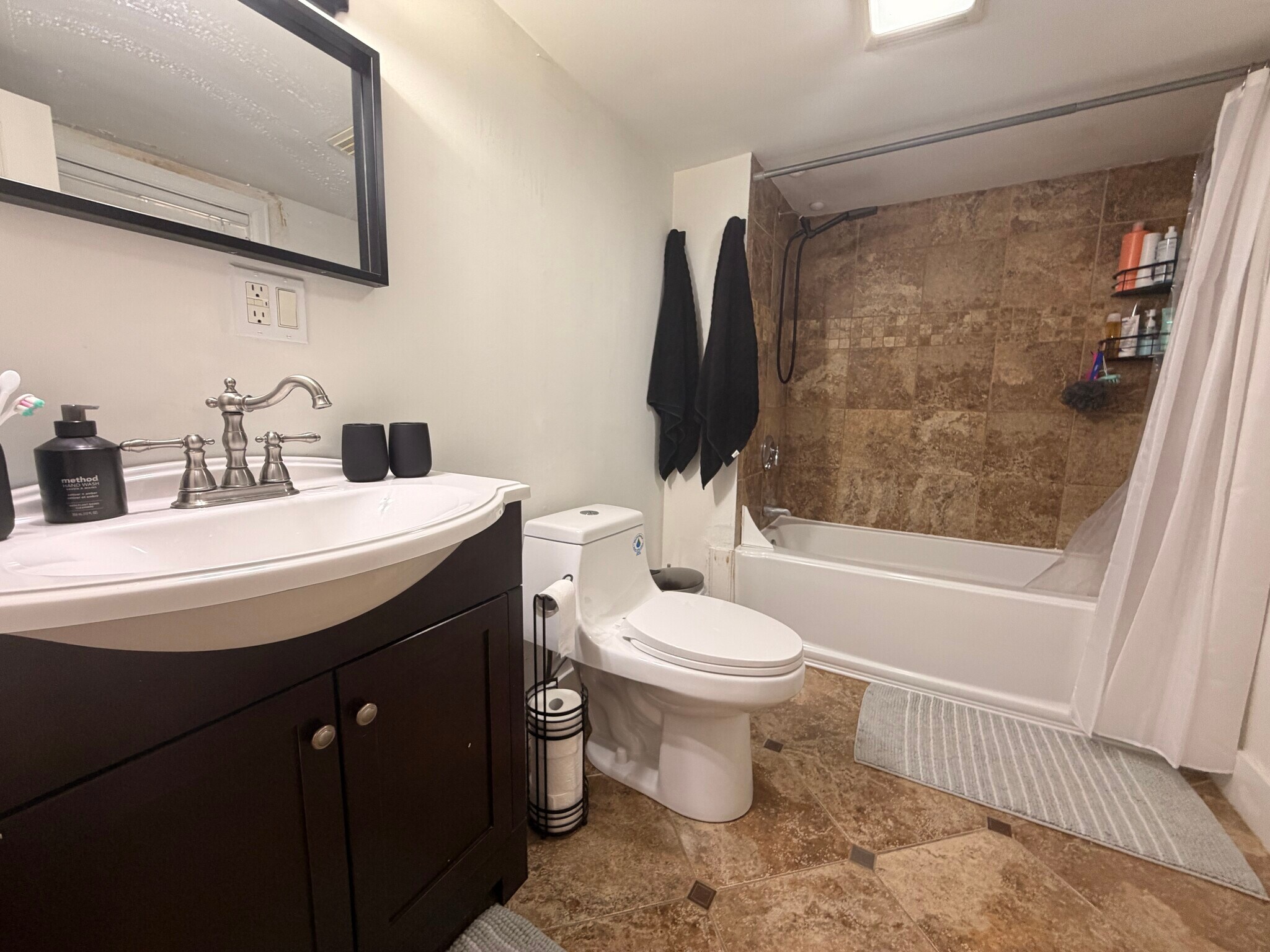 Building Photo - 532 East St