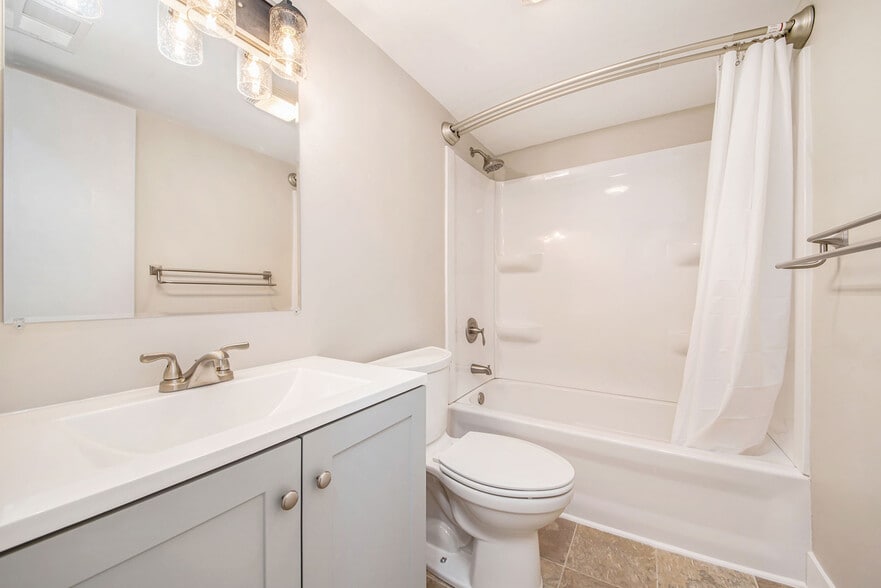 Building Photo - 174 S Fremont St NE