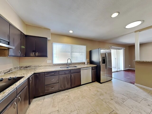 Building Photo - 2141 E Broadmor Dr