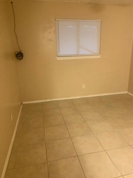 Building Photo - 2800 Cerrillos Rd