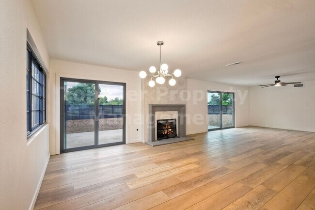 Building Photo - ***Completely Remodeled 3 bed+ Bonus Room,...