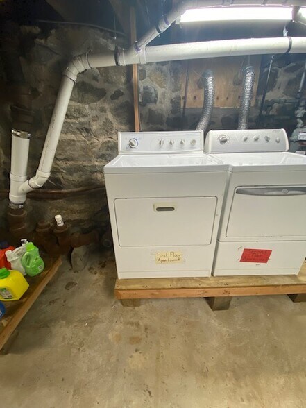 Building Photo - 134 Washington St