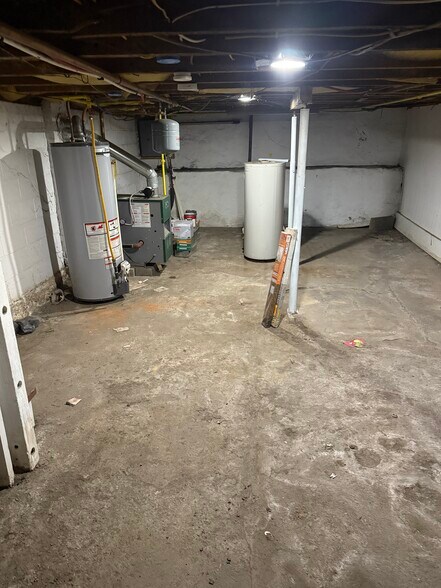 Building Photo - 395 Scott St