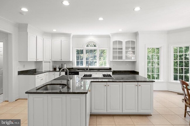 Building Photo - 2608 Geneva Hill Ct