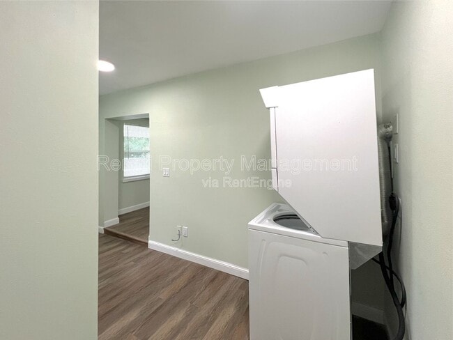 Building Photo - 3026 2nd St