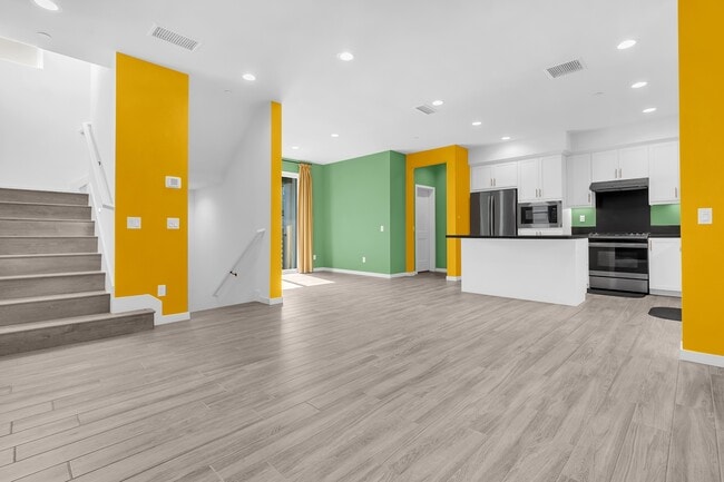 Building Photo - 131 Fable