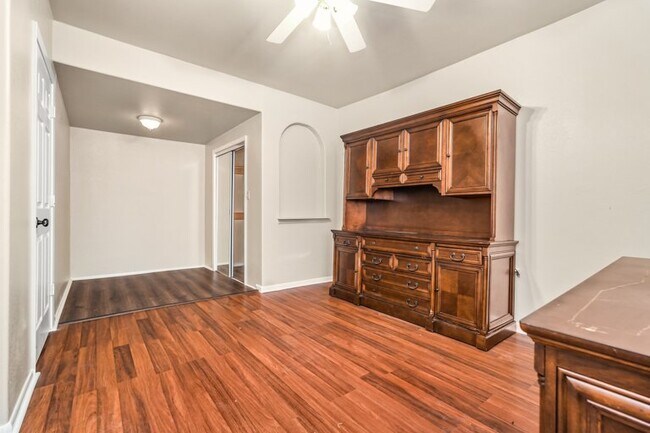 Building Photo - 1519 Schley Ave