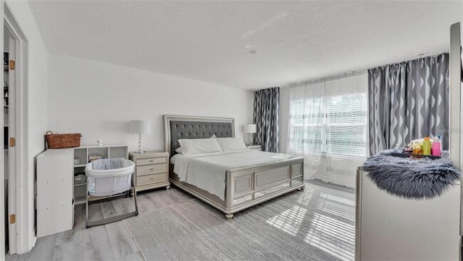 Building Photo - 2259 Waukegan Dr