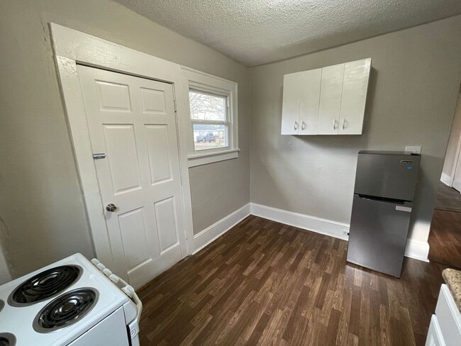 Building Photo - SH341-319 Clegg