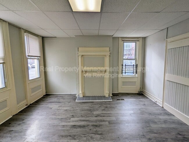 Building Photo - 42 Van Braam St