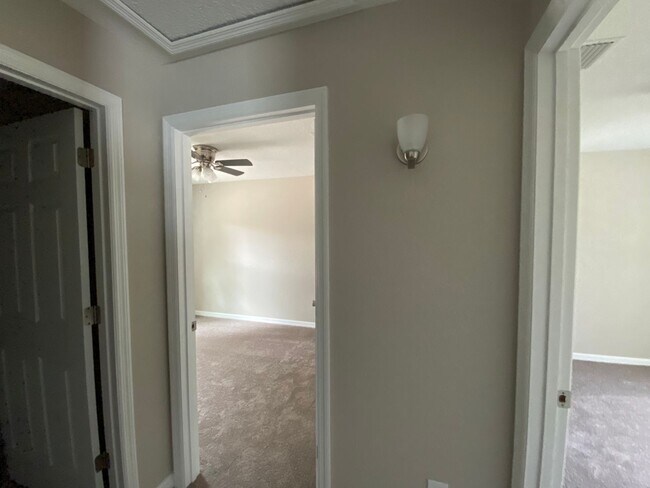 Building Photo - 4490 SW 150th Pl