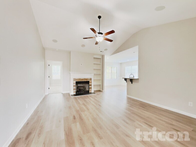 Building Photo - 15 Fairfax Dr