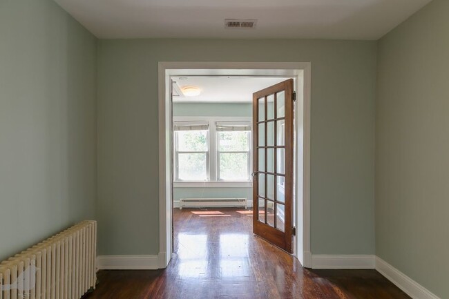 Building Photo - Light-Filled Two Bedroom Home in Hill East...