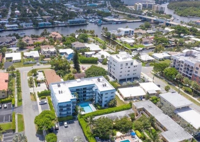 Building Photo - 1975 SE 3rd St